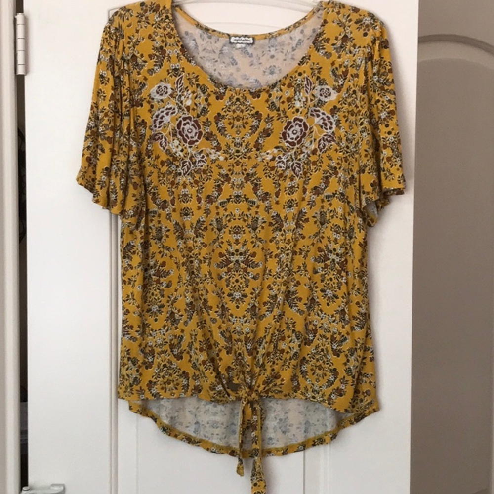 Eyeshadow Boho Flutter Sleeve Tie Front Top Blouse Tee - Size Large